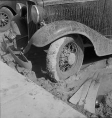 This year (1937) there are floods and heavy rain in the Dust Bowl, Auton, Texas, 1937. Creator: Dorothea Lange