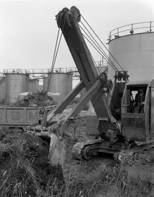 Thomas Smith Super 10 earth mover working at the Shell Plant, Sheffield, South Yorkshire, 1961. Creator: Michael Walters