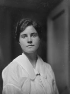 Thompson, J.R., Miss, portrait photograph, 1916 or 1917. Creator: Arnold Genthe