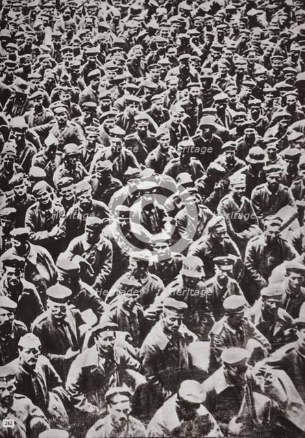 Thousands of German prisoners captured by the Allied advance, World War I, 1918. Artist: Unknown