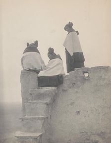 Three Hopi women at top of adobe steps, New Mexico, 1906, c1906. Creator: Edward Sheriff Curtis