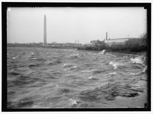Tidal basin - storm, between 1910 and 1917. Creator: Harris & Ewing