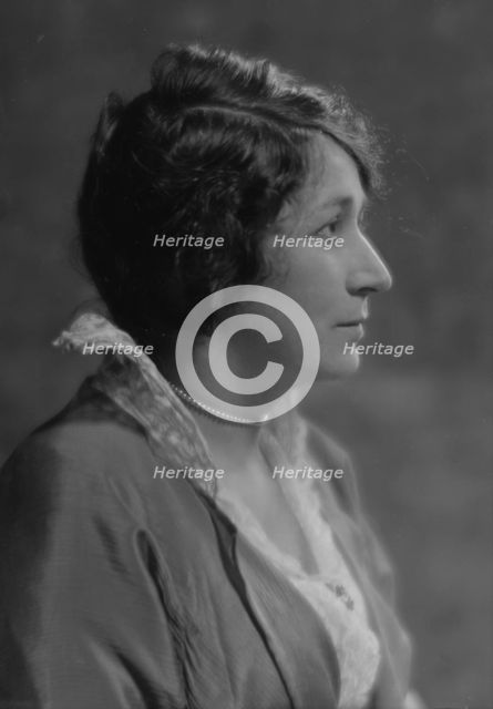 Tietsort, Mrs., portrait photograph, 1914 May 23. Creator: Arnold Genthe.