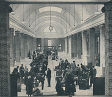 Tilbury passenger baggage examined in a spacious new building 1937