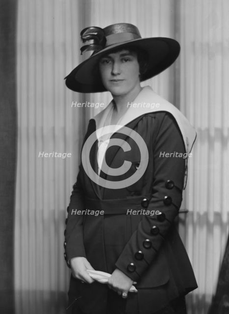 Timmins, J., Miss, portrait photograph, 1917. Creator: Arnold Genthe.