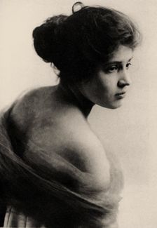 Tina Modotti in San Francisco, 1915. Creator: Anon