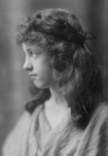 Tirrell, G., Miss, portrait photograph, 1915 June 22. Creator: Arnold Genthe