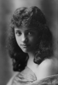 Tirrell, G., Miss, portrait photograph, 1915 June 22. Creator: Arnold Genthe