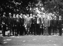 T.R. [Theodore Roosevelt] and Ill. Delegation, 6/1/12, 1912. Creator: Bain News Service