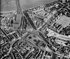 Trafalgar Square, Westminster, London, 1909. Artist: James Lockyer