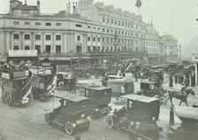 Traffic at Oxford Circus, London, 1910