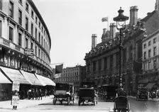 Traffic down Regent Street, London, 1910