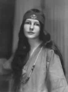 Trafford, Malinda, Miss, portrait photograph, 1915 Apr. 5. Creator: Arnold Genthe