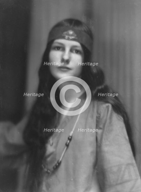 Trafford, Malinda, Miss, portrait photograph, 1915 Apr. 5. Creator: Arnold Genthe.