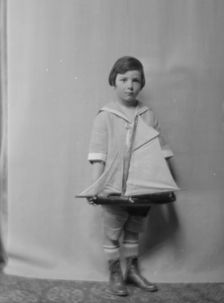 Trafford, Master, portrait photograph, 1915 Mar. 25. Creator: Arnold Genthe