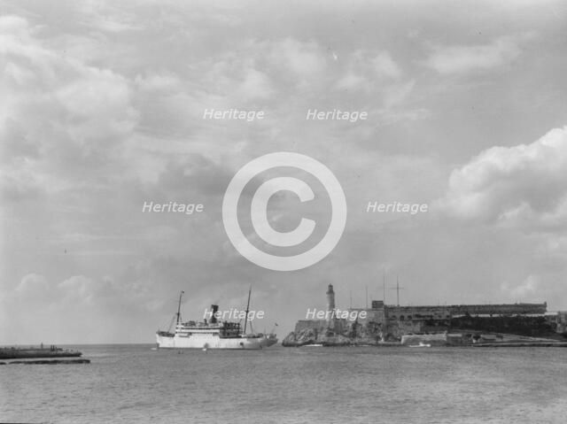Travel views of Cuba and Guatemala, between 1899 and 1926. Creator: Arnold Genthe.