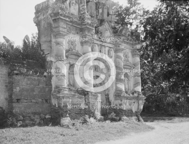 Travel views of Cuba and Guatemala, between 1899 and 1926. Creator: Arnold Genthe.