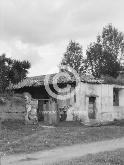 Travel views of Cuba and Guatemala, between 1899 and 1926. Creator: Arnold Genthe.