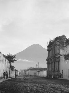 Travel views of Cuba and Guatemala, between 1899 and 1926. Creator: Arnold Genthe