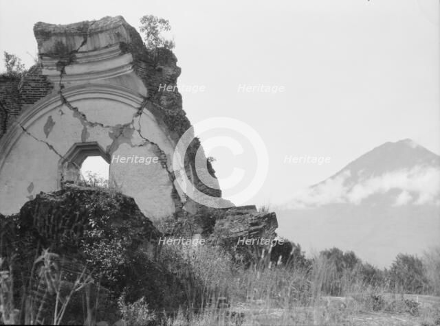 Travel views of Cuba and Guatemala, between 1899 and 1926. Creator: Arnold Genthe.