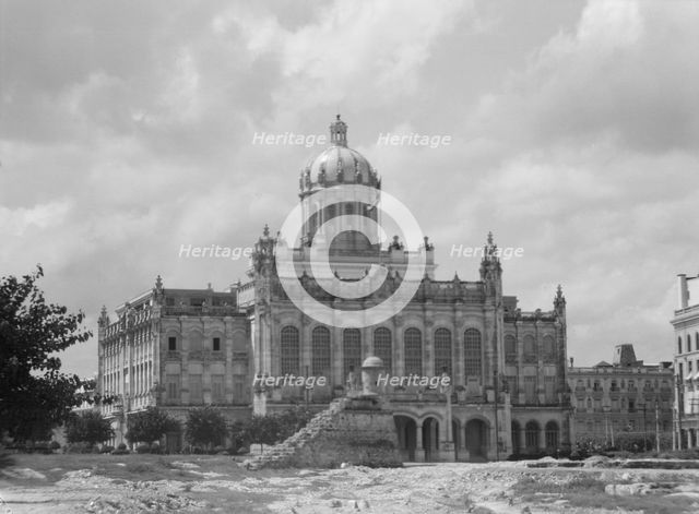 Travel views of Cuba and Guatemala, between 1899 and 1926. Creator: Arnold Genthe.