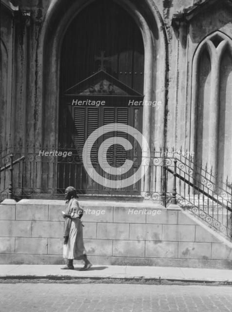 Travel views of Cuba and Guatemala, between 1899 and 1926. Creator: Arnold Genthe.