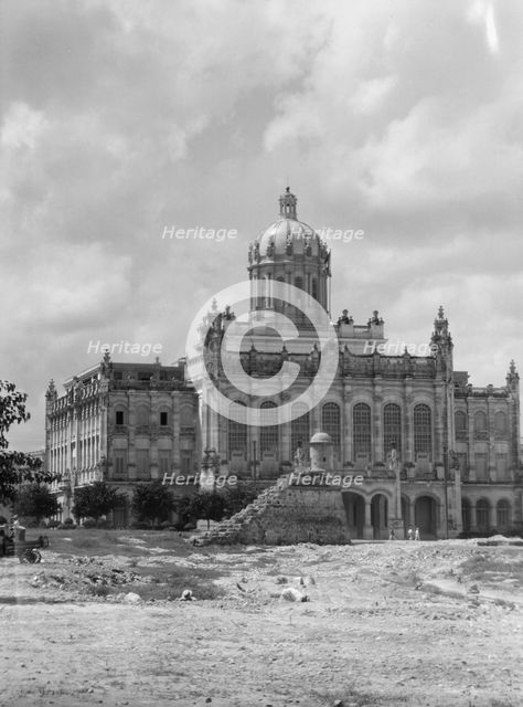 Travel views of Cuba and Guatemala, between 1899 and 1926. Creator: Arnold Genthe.