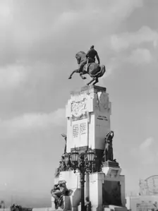 Travel views of Cuba and Guatemala, between 1899 and 1926. Creator: Arnold Genthe