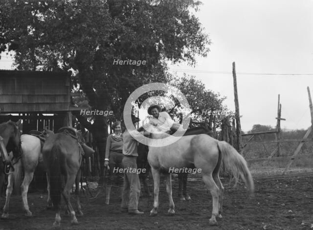 Travel views of the American Southwest, between 1899 and 1928. Creator: Arnold Genthe.