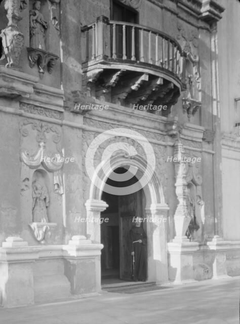 Travel views of the American Southwest, between 1899 and 1928. Creator: Arnold Genthe.