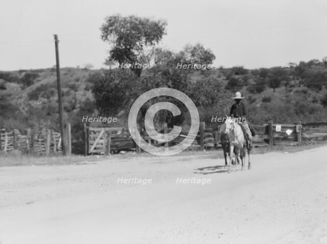 Travel views of the American Southwest, between 1899 and 1928. Creator: Arnold Genthe.