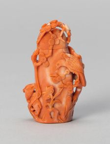 Tree-Shaped Snuff Bottle with a Hawk and Bear, Qing dynasty (1644-1911), 1850-1900. Creator: Unknown