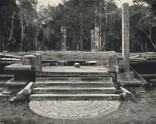 Treppe mit Darstellung von Erdgeistern, wahrscheinlich Zugang zu einem heiligen Bobaum, Anuradhap