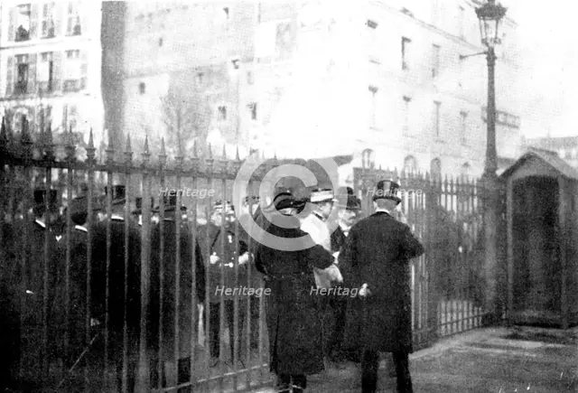 Trial of M. Zola in Paris: scenes at the Assize Court - arrival of Lieutenant-Colonel Picquart, 1898 Creator: Gribayedoff.