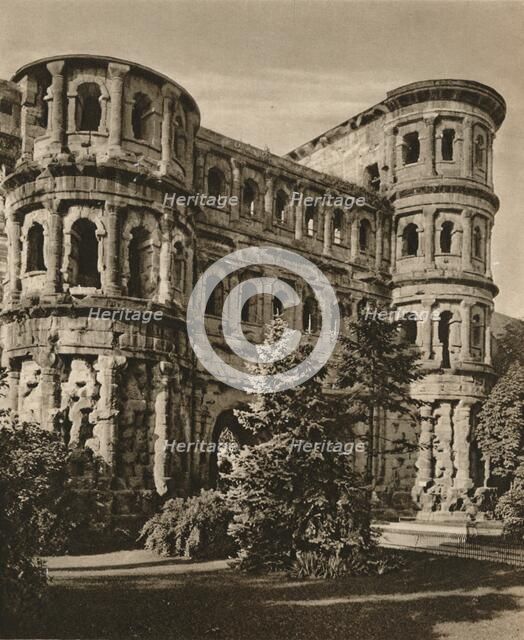 'Trier. Porta Nigra', 1931. Artist: Kurt Hielscher.