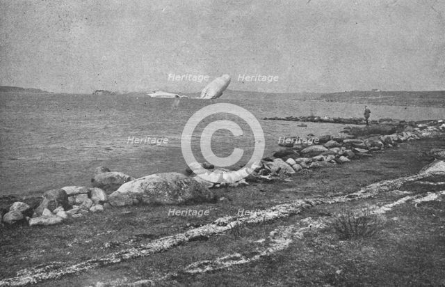 'Trois Zeppelins detruits en trois jours. Le "L20" dans un fjord de Norvege; L'epave du..., 1916. Creator: Unknown.