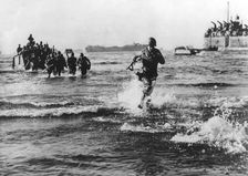 Troops of the American 5th Army landing on the Italian coast south of Rome, 1944