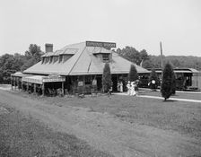 Trolley station, Mt. Vernon, Va., c.between 1910 and 1920. Creator: Unknown