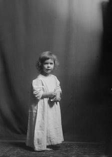 Trowbridge, C.C., Mrs., child of, portrait photograph, 1908 Mar. 4. Creator: Arnold Genthe