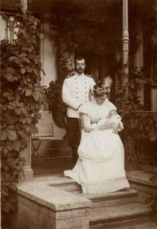 Tsar Nicholas II and Empress Alexandra Fyodorovna with their second daughter, Grand Duchess Tatyana