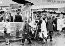 Tubby Isaacs stall, Middlesex Street, Aldgate, London, (1960s?). Creator: Unknown