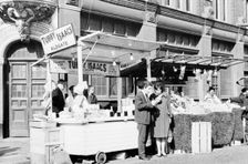 Tubby Isaacs stall, Middlesex Street, Aldgate, London, (1960s?). Creator: Unknown