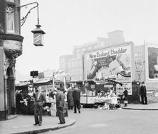 Tubby Isaacs stall, Middlesex Street, Aldgate, London, (1960s?)