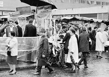 Tubby Isaacs stall, Middlesex Street, Aldgate, London, (1960s?)