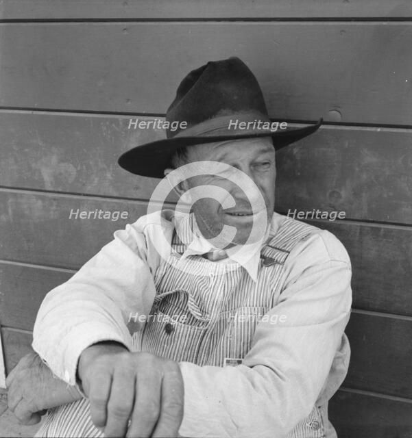Tulare County, at Farm Security Administration (FSA) camp at Farmersville, California, 1939. Creator: Dorothea Lange.