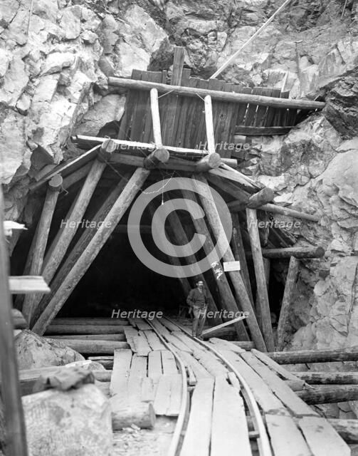 Tunnel Works, 1900-1904. Creator: Unknown.