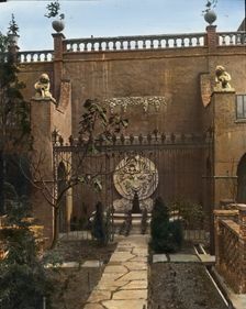 Turtle Bay Gardens, 227-247 East 48 Street and 228-246 East 49th Street, New York, New York, 1920. Creator: Frances Benjamin Johnston