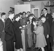 TV and recording star Wee Willie Harris visits South Yorkshire, 1958. Creator: Michael Walters