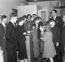 TV and recording star Wee Willie Harris visits South Yorkshire, 1958. Creator: Michael Walters