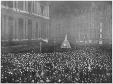 Twelve o'clock on New Year's Eve outside St Paul's Cathedral, London, c1902 (1903)